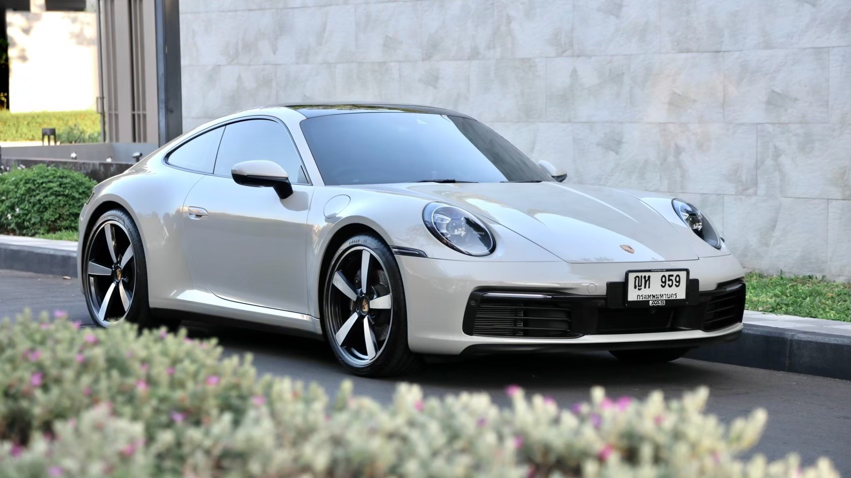 2023 Porsche 992 CARRERA 4 สีเทา