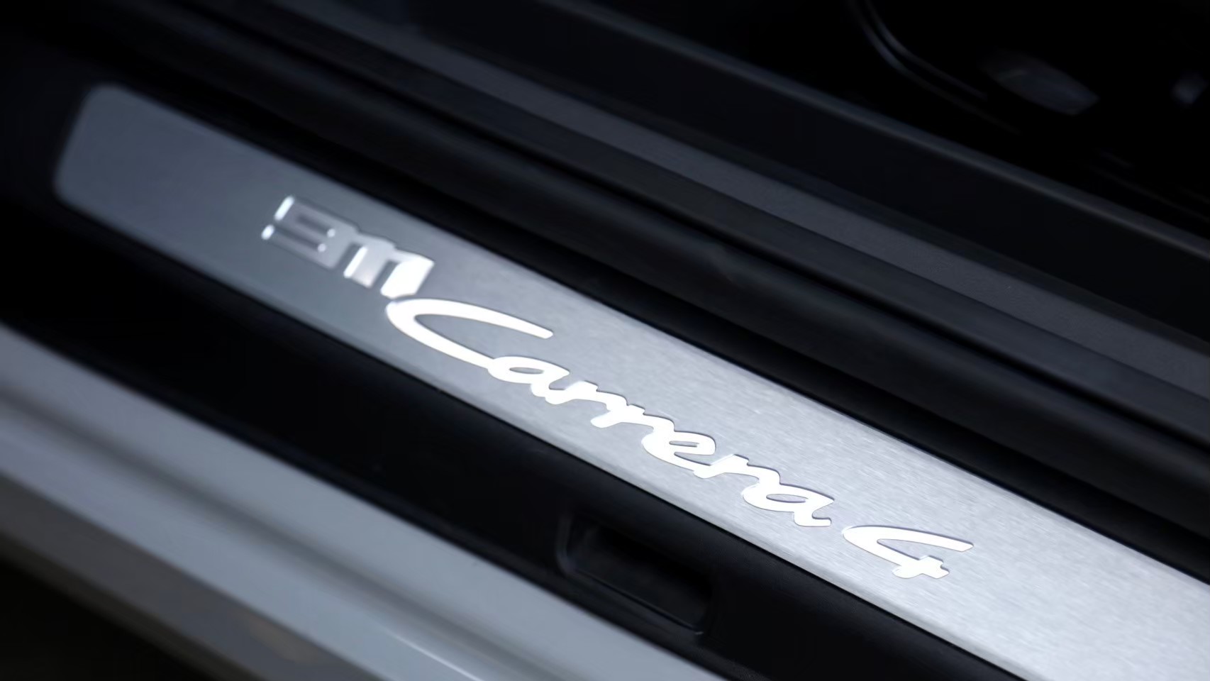 2023 Porsche 992 CARRERA 4 สีเทา (รูปที่ 15)