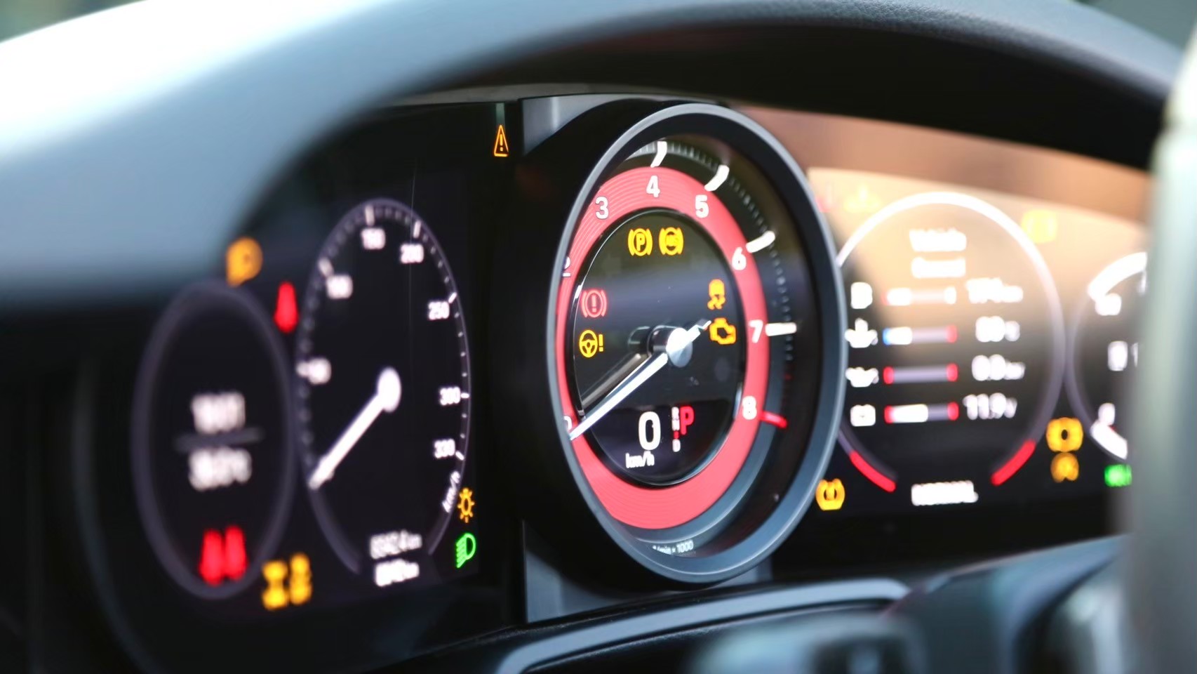 2023 Porsche 992 CARRERA 4 สีเทา (รูปที่ 12)