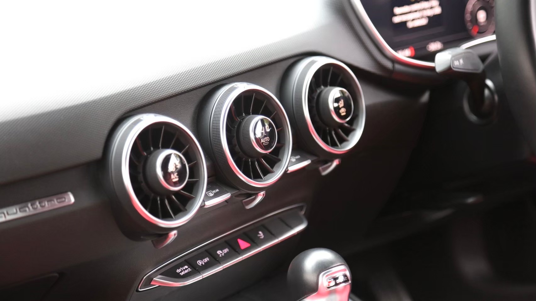 2018 Audi TT Mk3 8S TT RS สีเทา (รูปที่ 7)