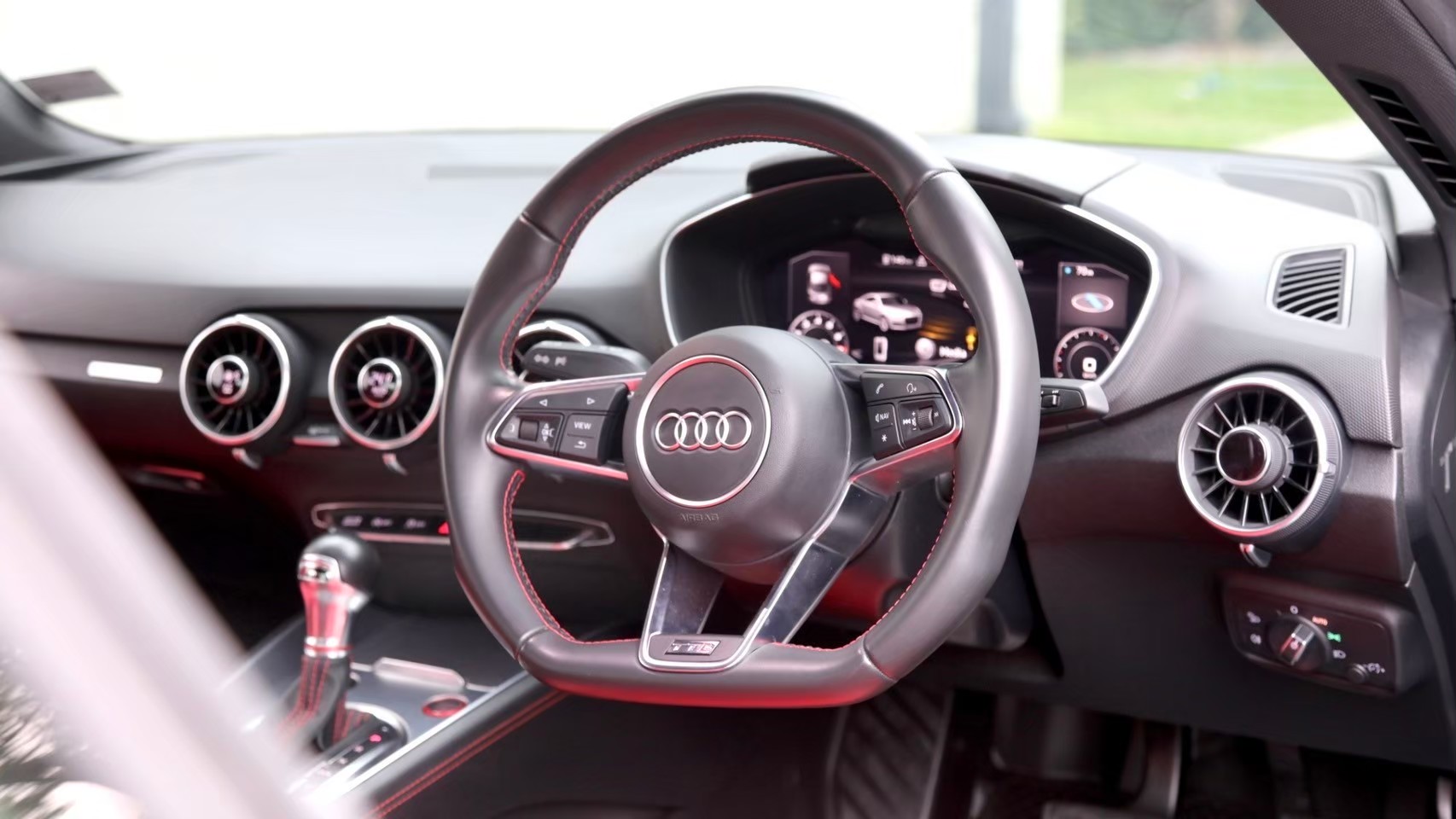 2018 Audi TT Mk3 8S TT RS สีเทา (รูปที่ 3)
