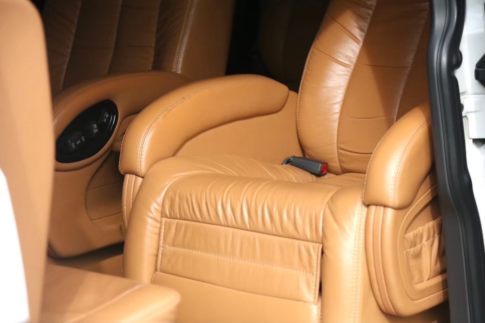 2013 Volkswagen Transporter (Caravelle) Caravelle สีขาว (รูปที่ 13)