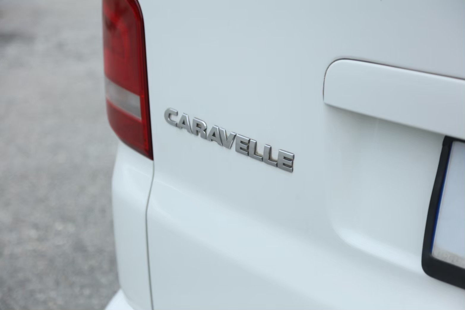 2013 Volkswagen Transporter (Caravelle) Caravelle สีขาว (รูปที่ 4)