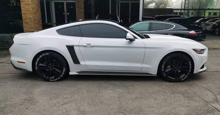 Ford Mustang ปี 2017 สีขาว (รูปที่ 4)