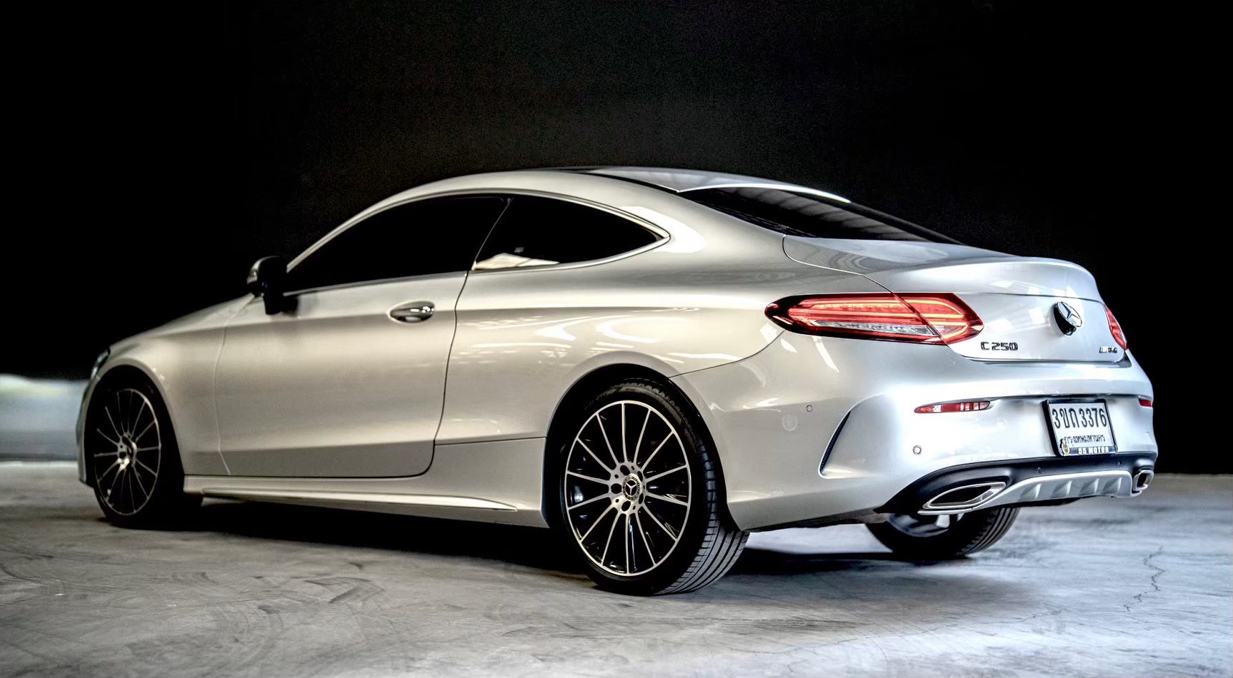 2017 Mercedes-Benz C-Class Coupe C 250 AMG สีเทา (รูปที่ 3)
