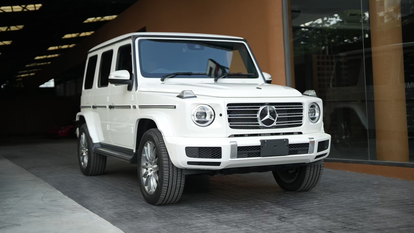 2024 Mercedes-Benz G400d AMG สีขาว