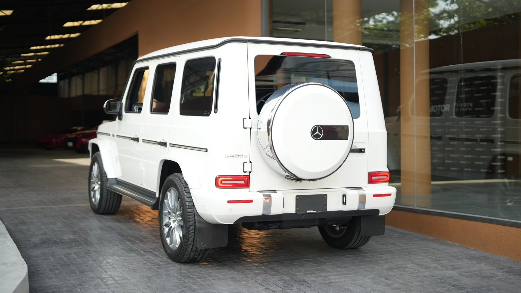 2024 Mercedes-Benz G400d AMG สีขาว (รูปที่ 6)