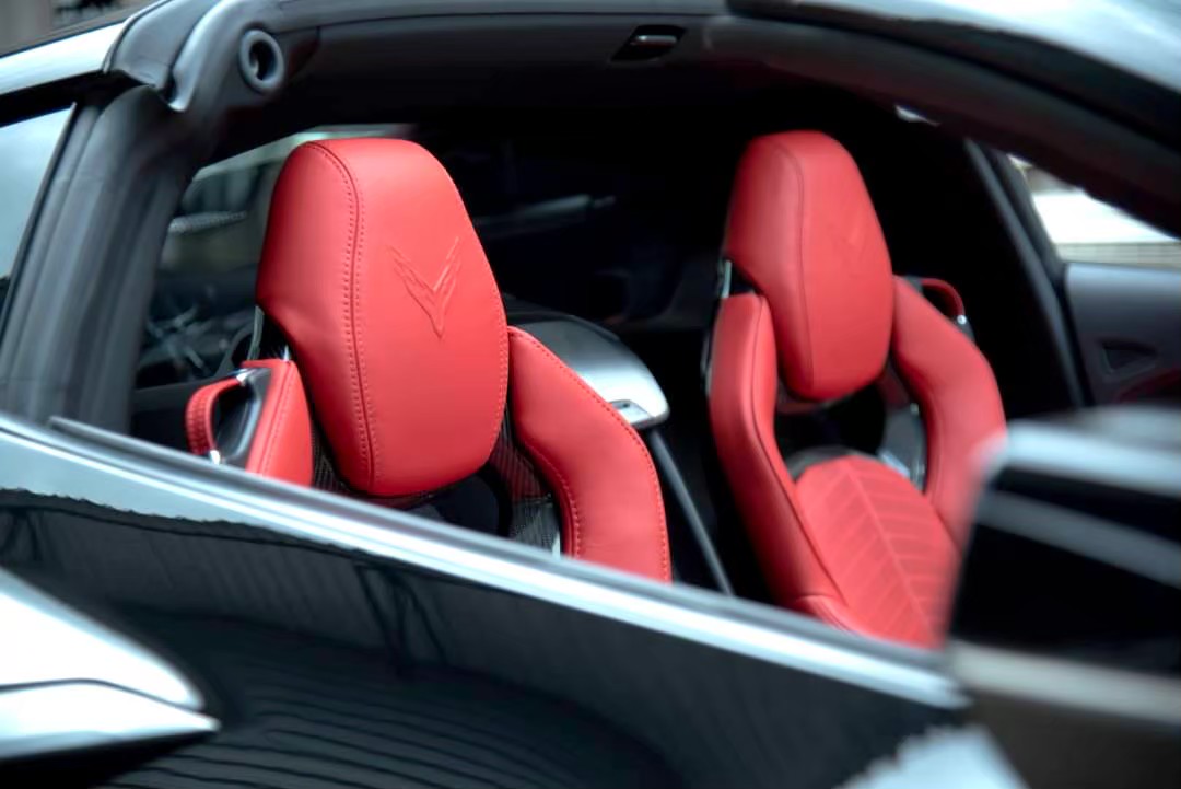 2024 Chevrolet Corvette สีดำ (รูปที่ 9)