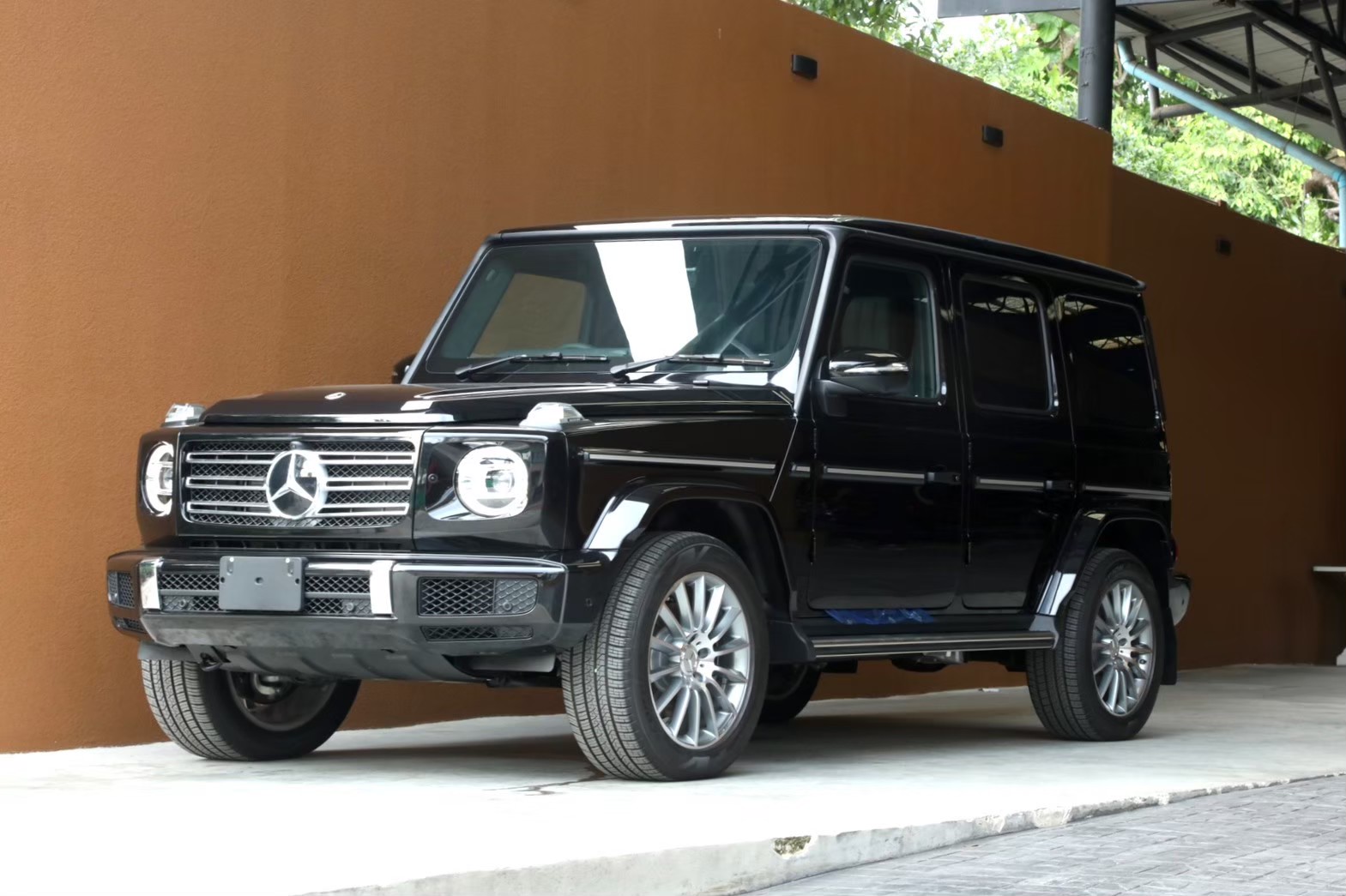 2024 Mercedes-Benz G400d AMG สีดำ (รูปที่ 3)