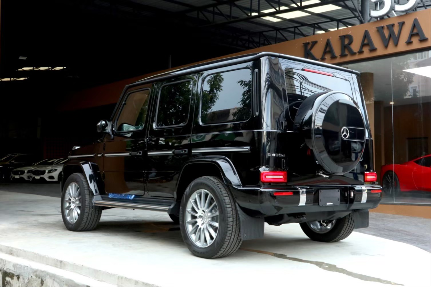 2024 Mercedes-Benz G400d AMG สีดำ (รูปที่ 2)