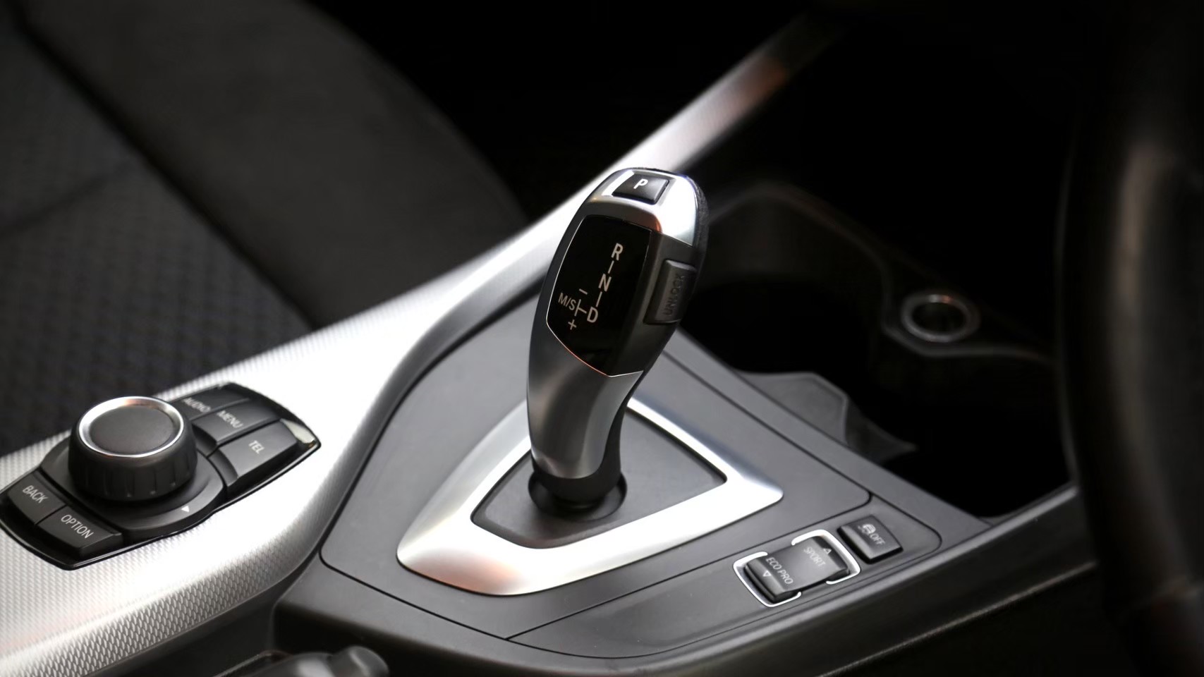 2013 BMW 116i M Sport สีดำ (รูปที่ 7)