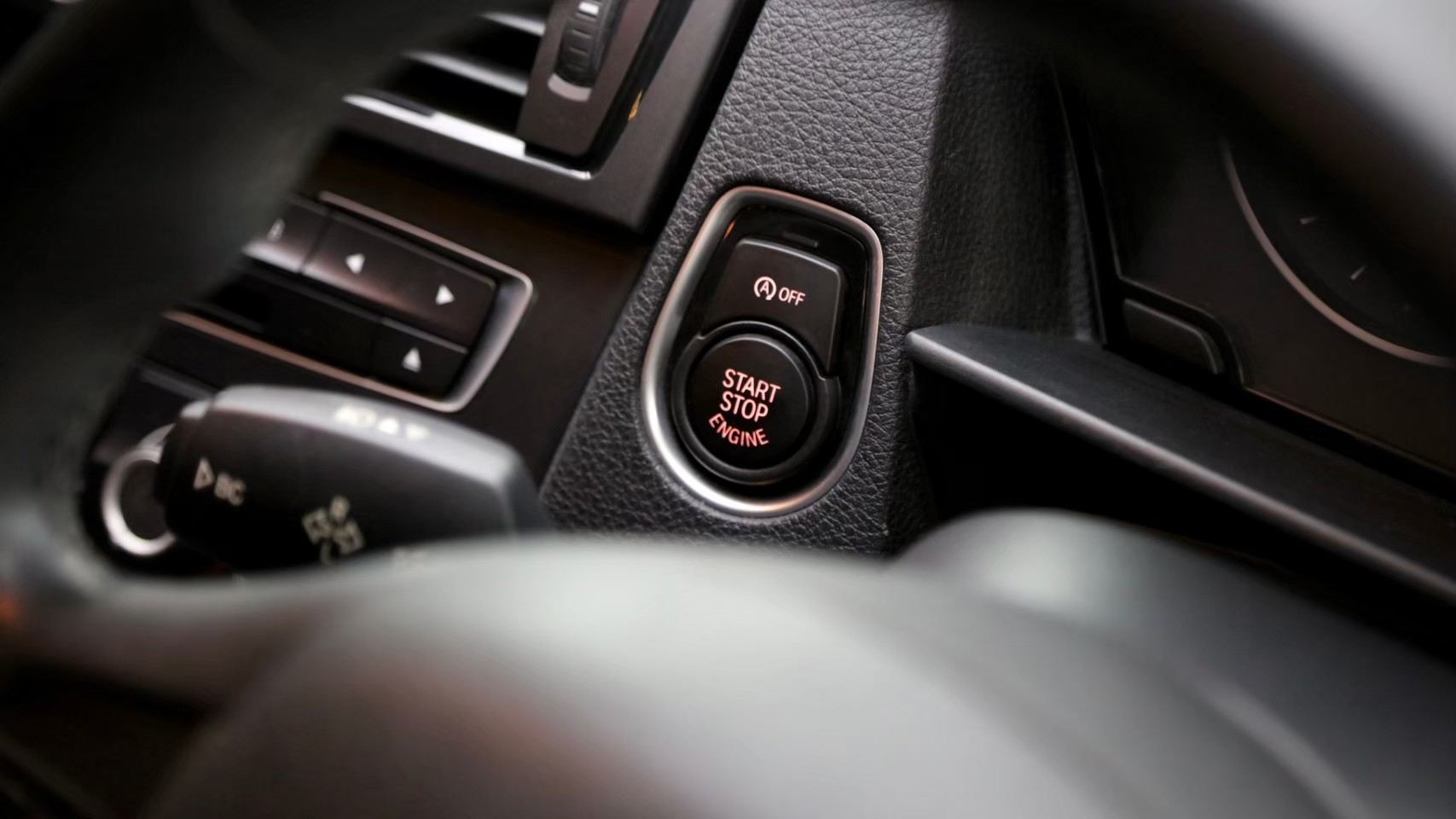 2013 BMW 116i M Sport สีดำ (รูปที่ 9)