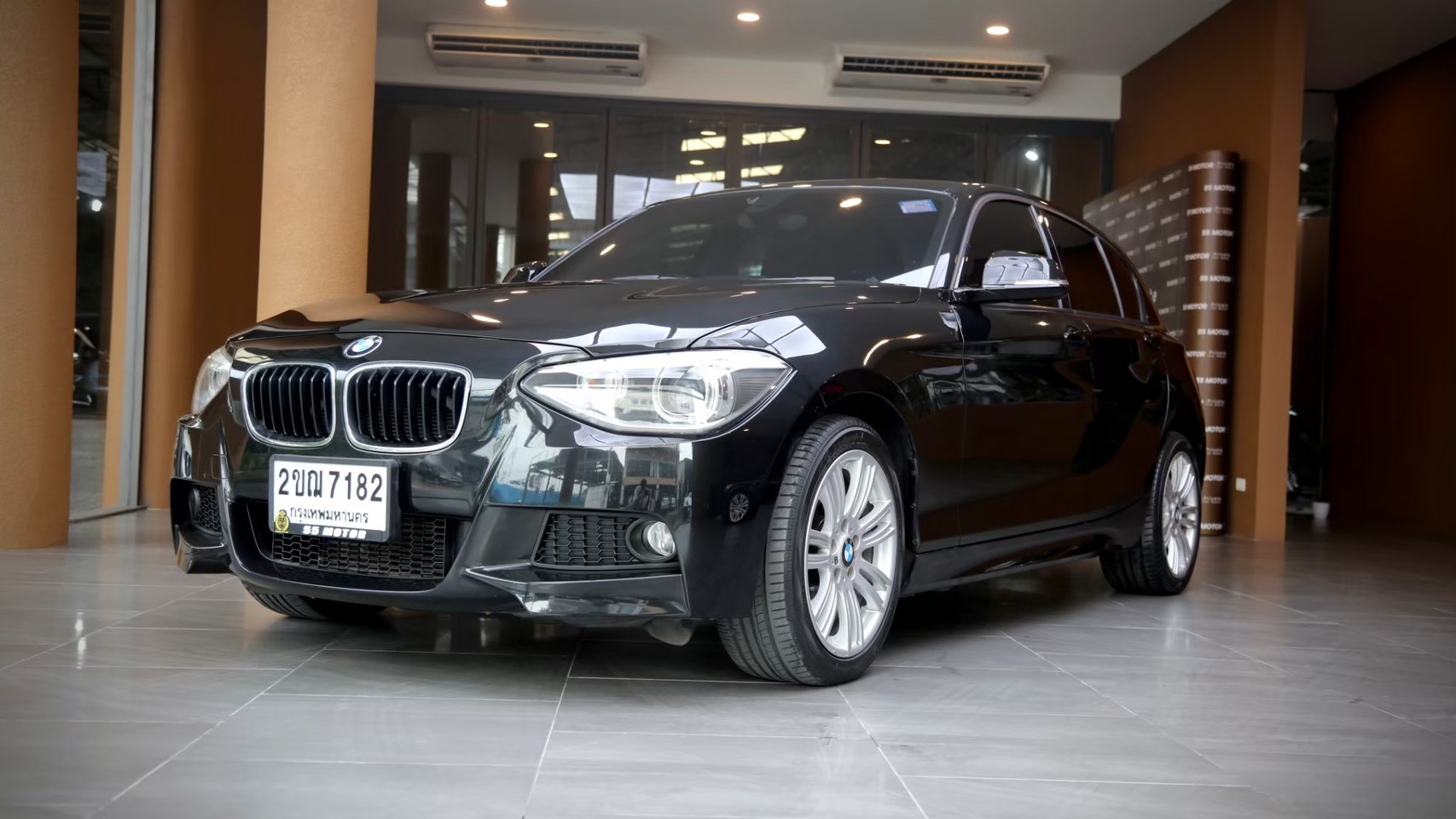 2013 BMW 116i M Sport สีดำ (รูปที่ 2)