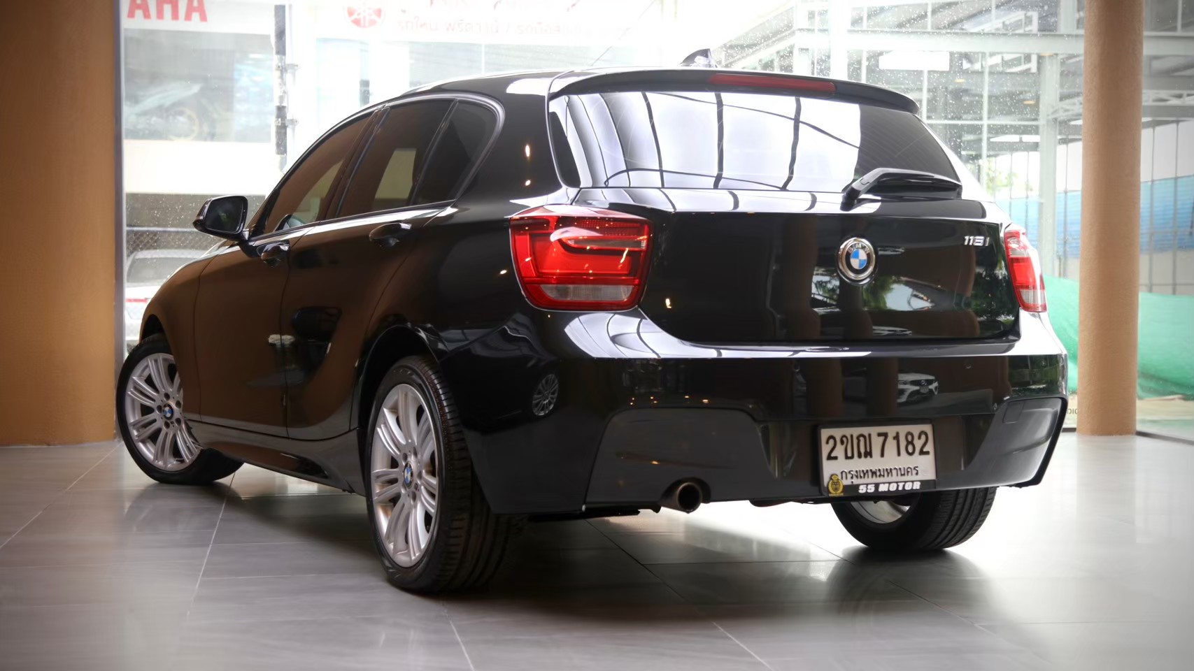 2013 BMW 116i M Sport สีดำ (รูปที่ 3)