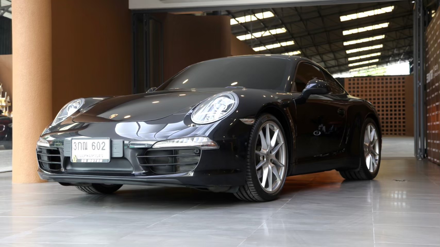 2012 Porsche 911 991 Carrera สีดำ (รูปที่ 2)