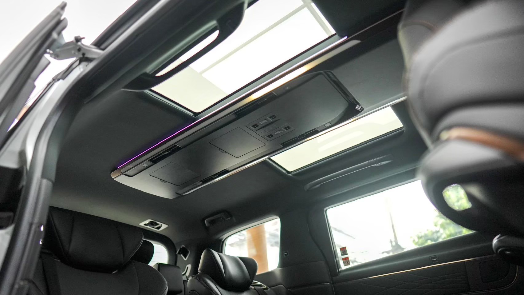2024 Toyota Alphard สีขาว (รูปที่ 19)