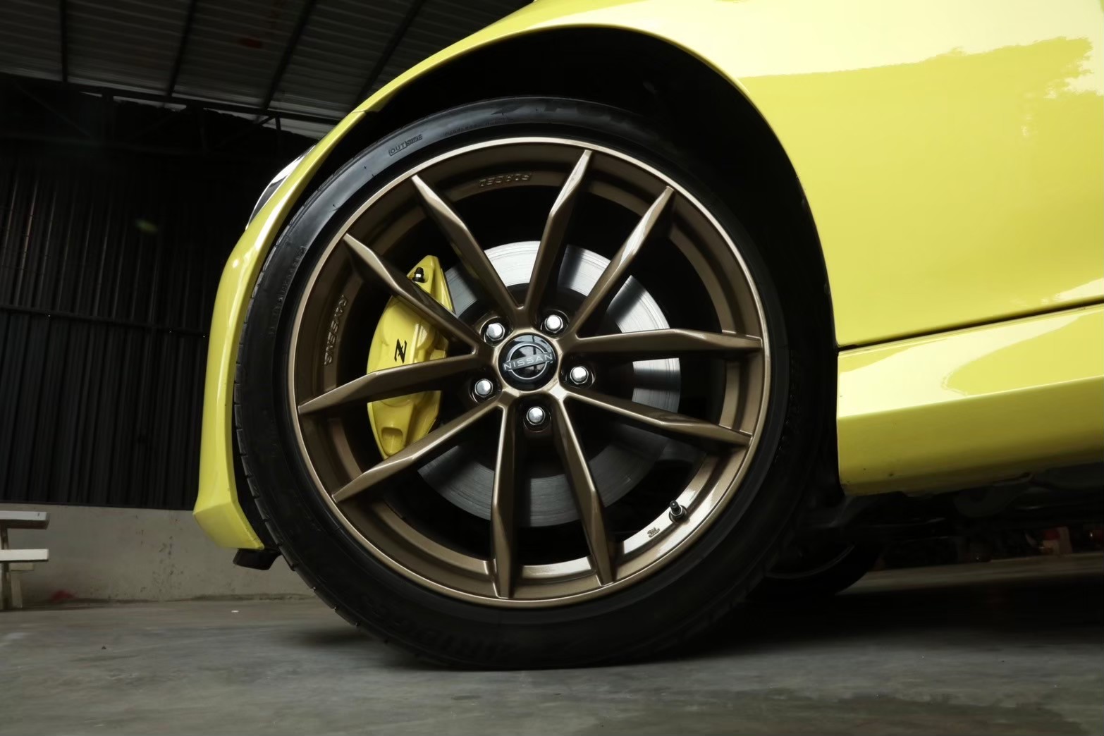 2024 Nissan Fairlady Z 370Z สีเหลือง (รูปที่ 5)
