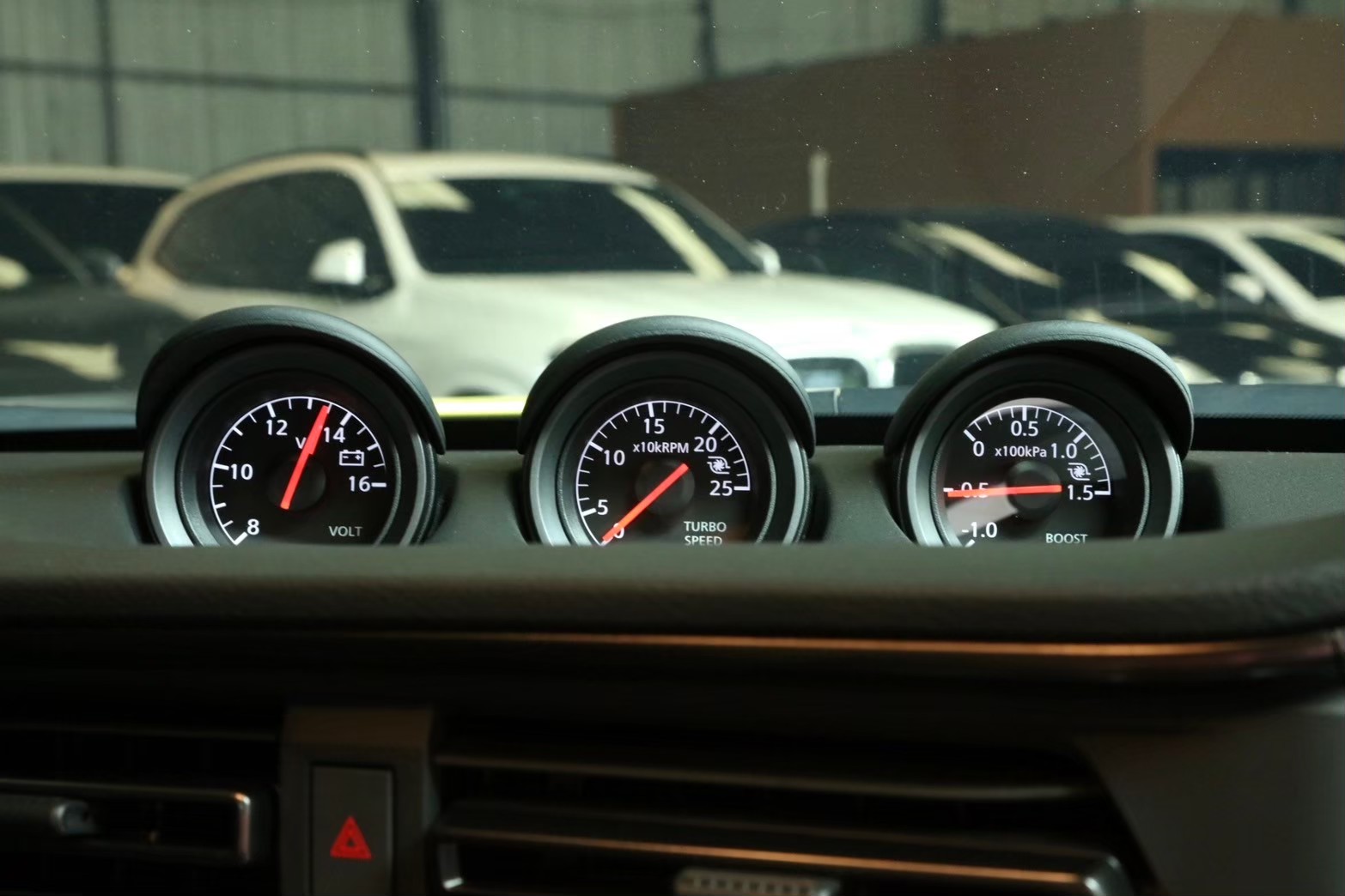 2024 Nissan Fairlady Z 370Z สีเหลือง (รูปที่ 8)