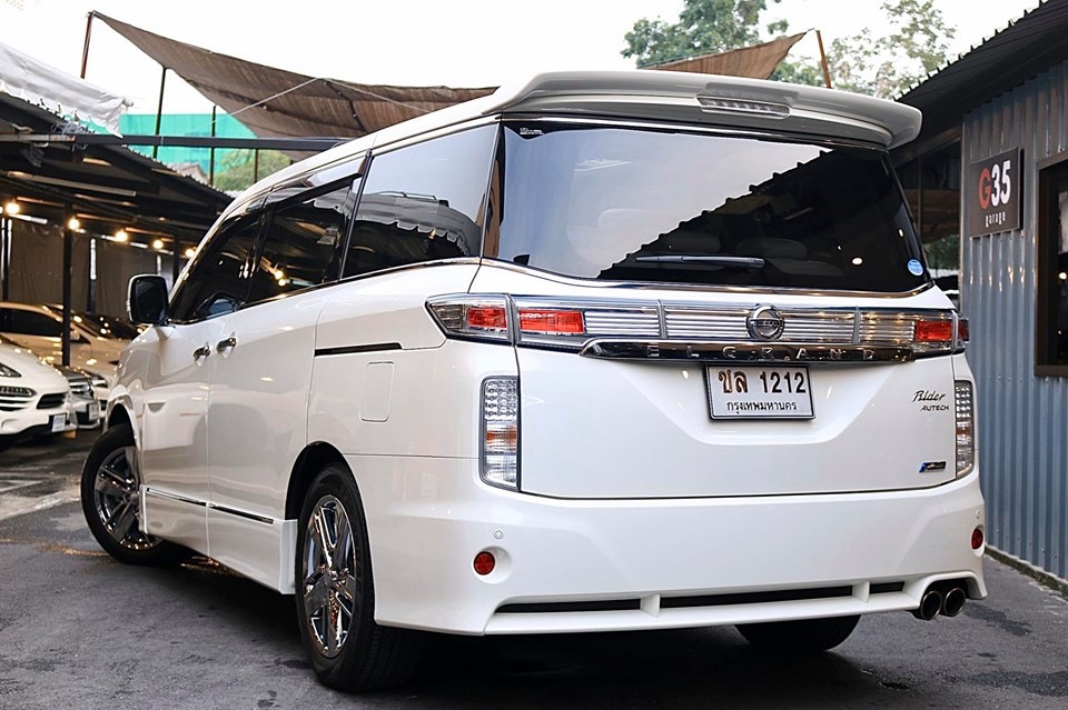 Nissan Elgrand ปี 2012 สีขาว (รูปที่ 6)