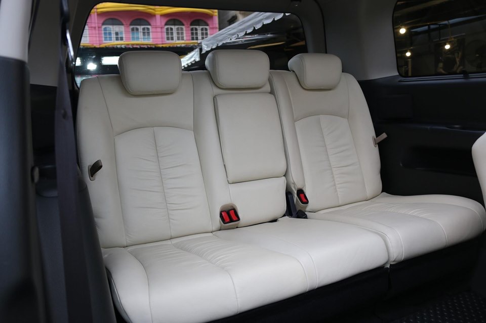 Nissan Elgrand ปี 2012 สีขาว (รูปที่ 17)