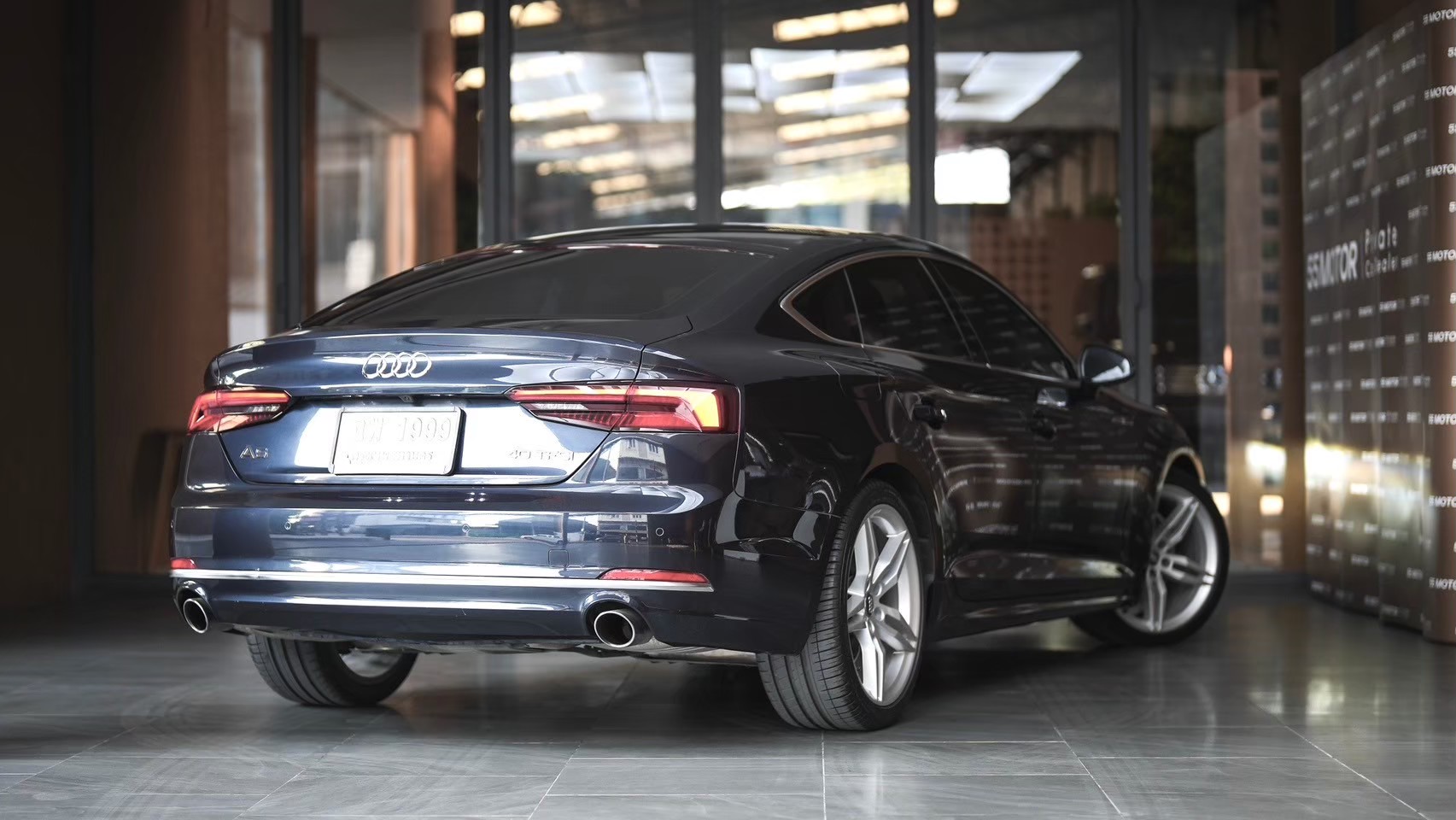 2018 Audi A5 Sportback สีเทา (รูปที่ 2)