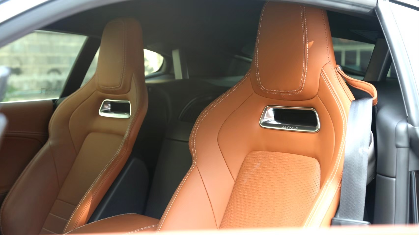 2019 Jaguar F-Type Coupe สีดำ (รูปที่ 18)