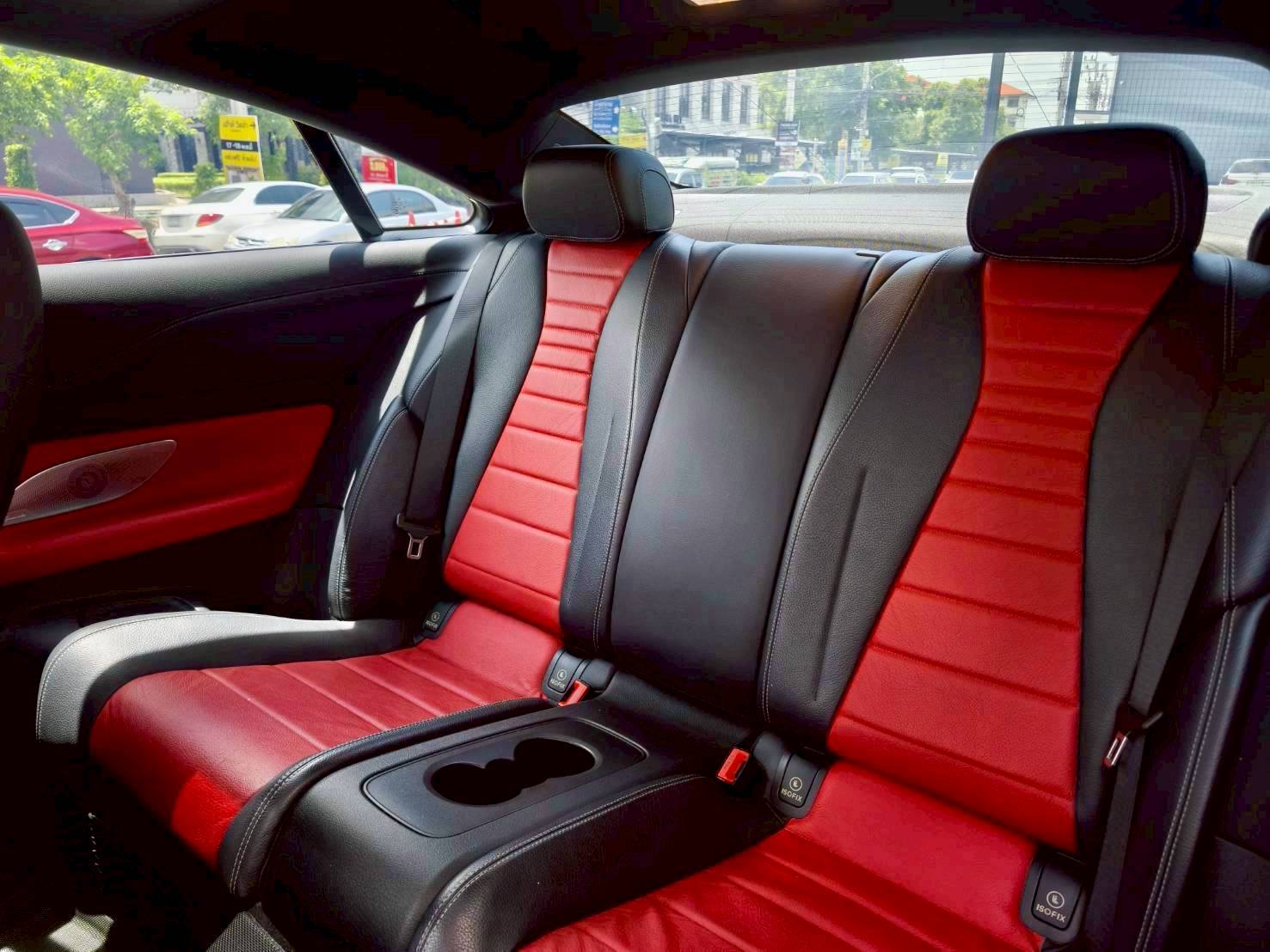 2020 Mercedes-Benz E-Class E 200 Coupe AMG สีดำ (รูปที่ 11)
