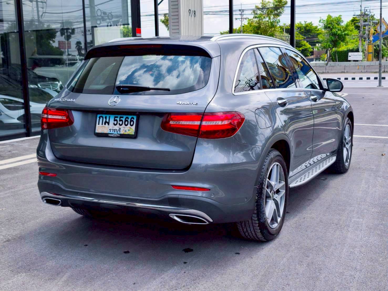 2021 Mercedes-Benz GLC-Class GLC 250 d สีเทา (รูปที่ 13)
