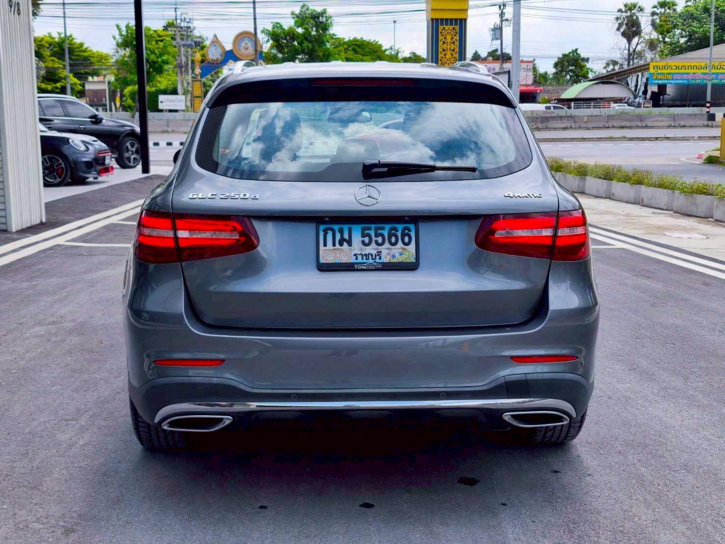 2021 Mercedes-Benz GLC-Class GLC 250 d สีเทา (รูปที่ 17)