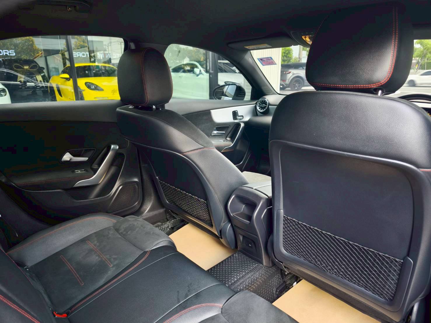 2022 Mercedes-Benz A-Class A 200 AMG สีดำ (รูปที่ 5)