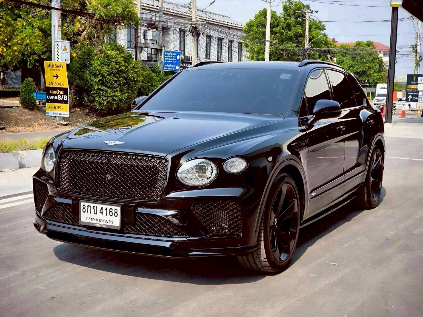 2022 Bentley Bentayga สีดำ (รูปที่ 3)