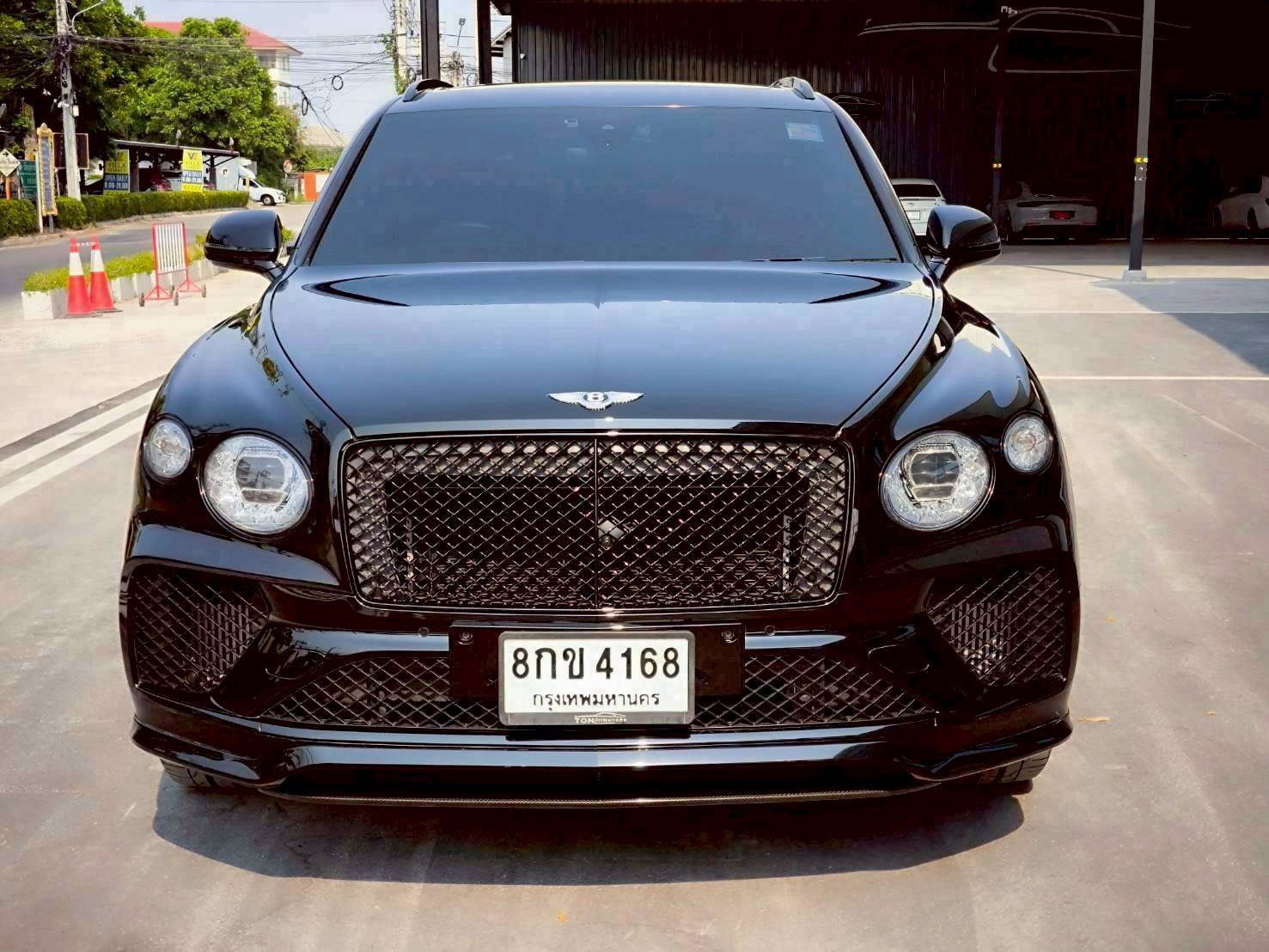 2022 Bentley Bentayga สีดำ (รูปที่ 2)