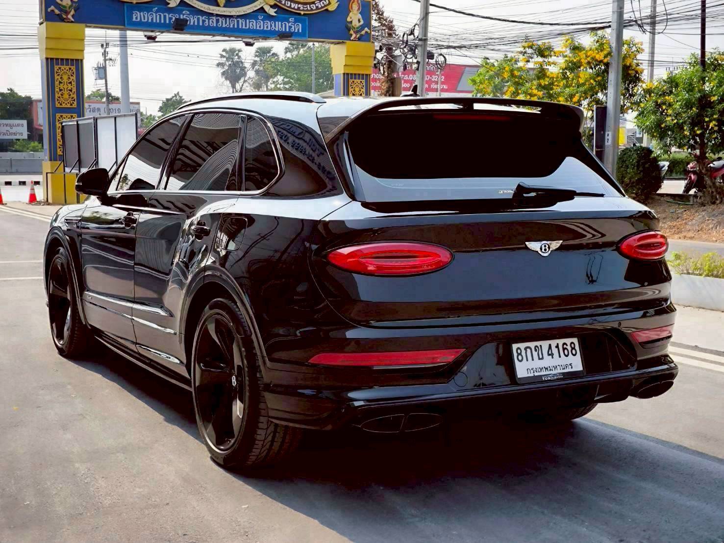 2022 Bentley Bentayga สีดำ (รูปที่ 12)