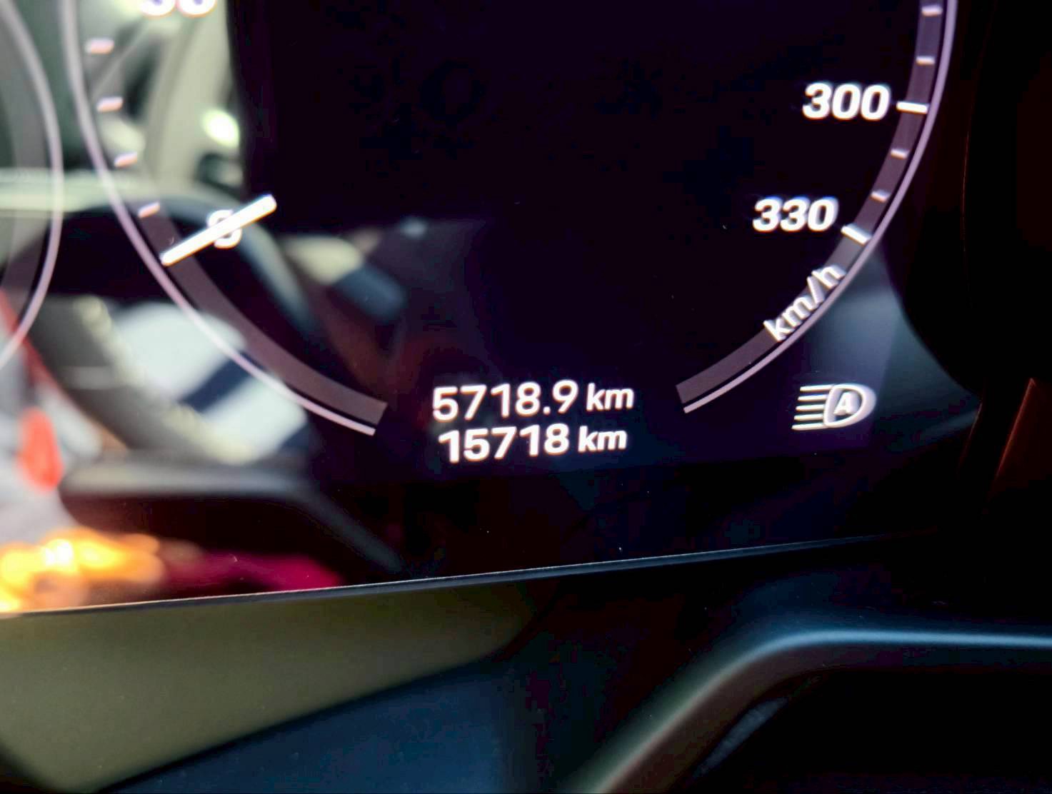 2022 Porsche 911 Targa 4S สีเทา (รูปที่ 6)