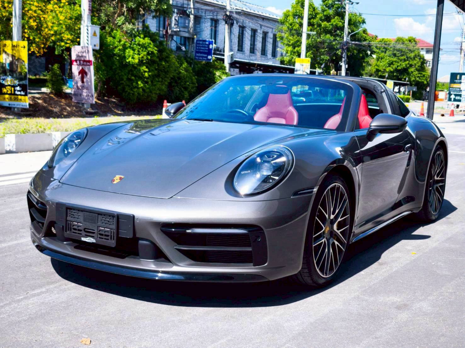 2022 Porsche 911 Targa 4S สีเทา (รูปที่ 9)