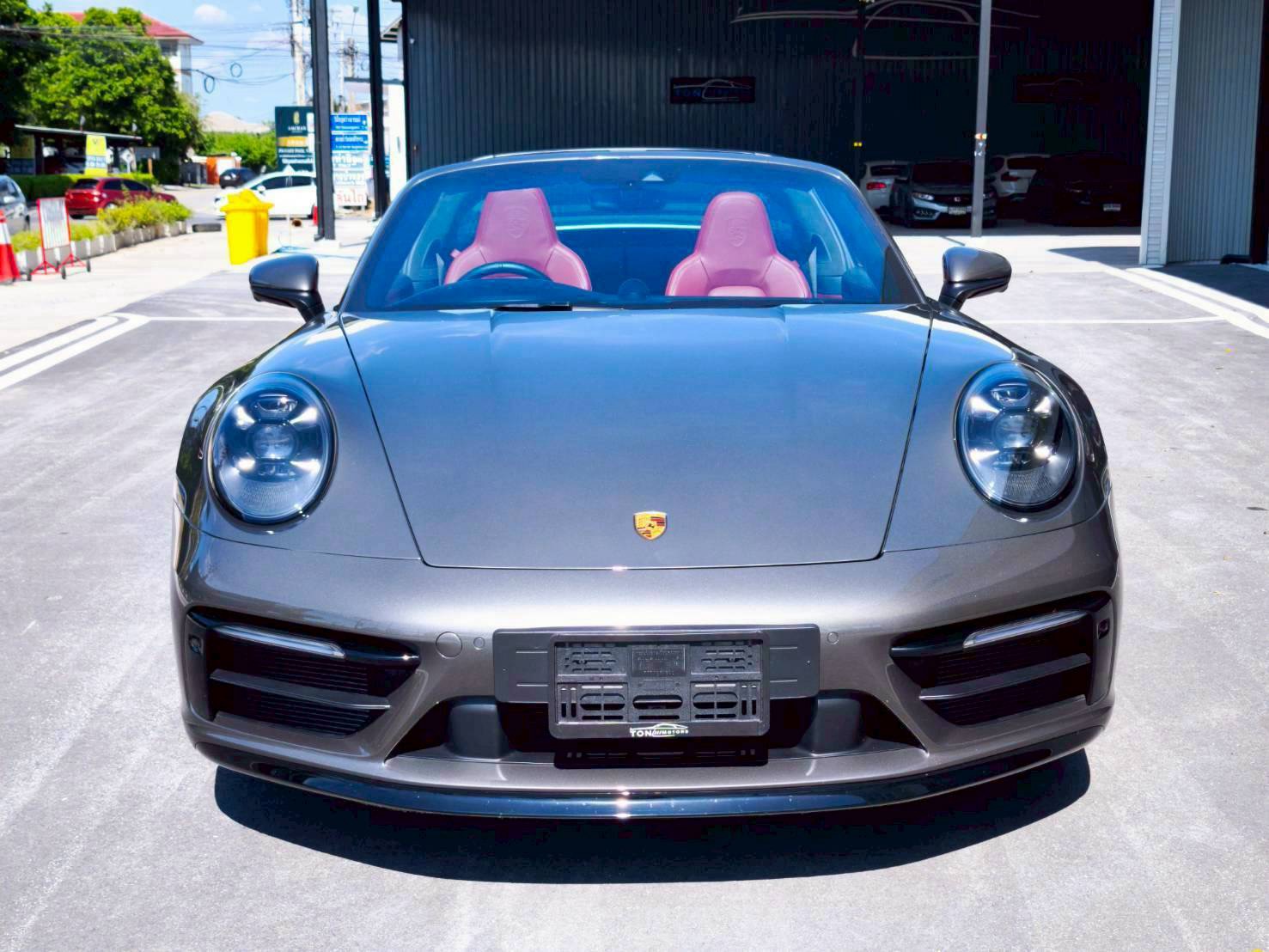 2022 Porsche 911 Targa 4S สีเทา (รูปที่ 4)