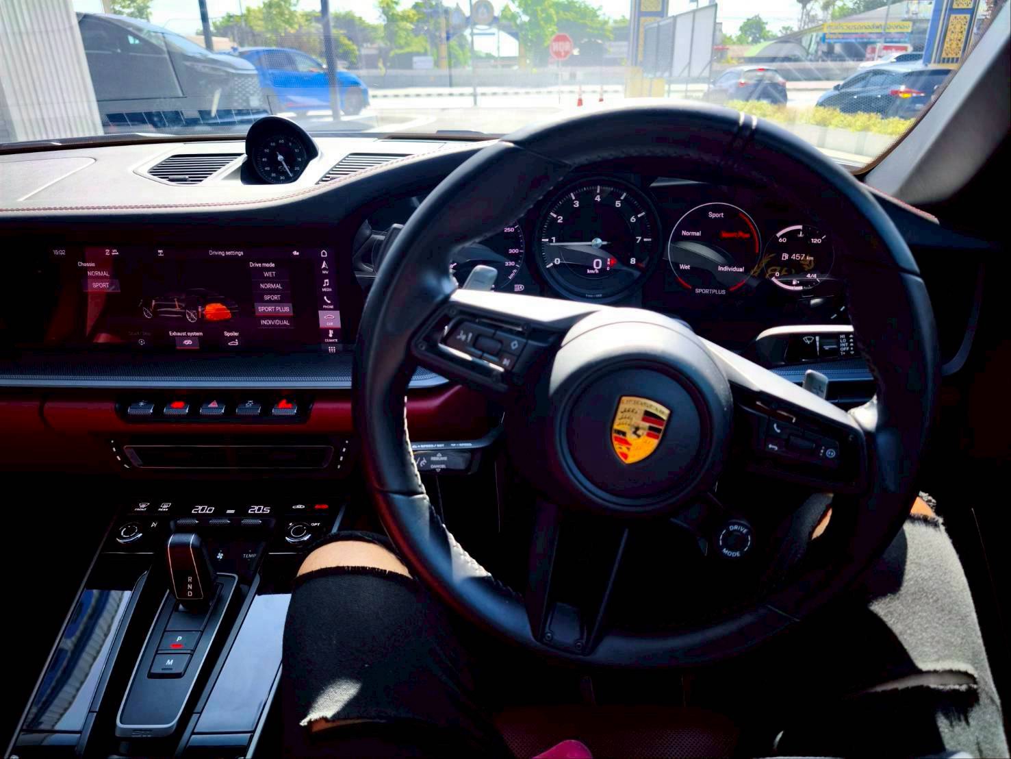 2022 Porsche 911 Targa 4S สีเทา (รูปที่ 7)