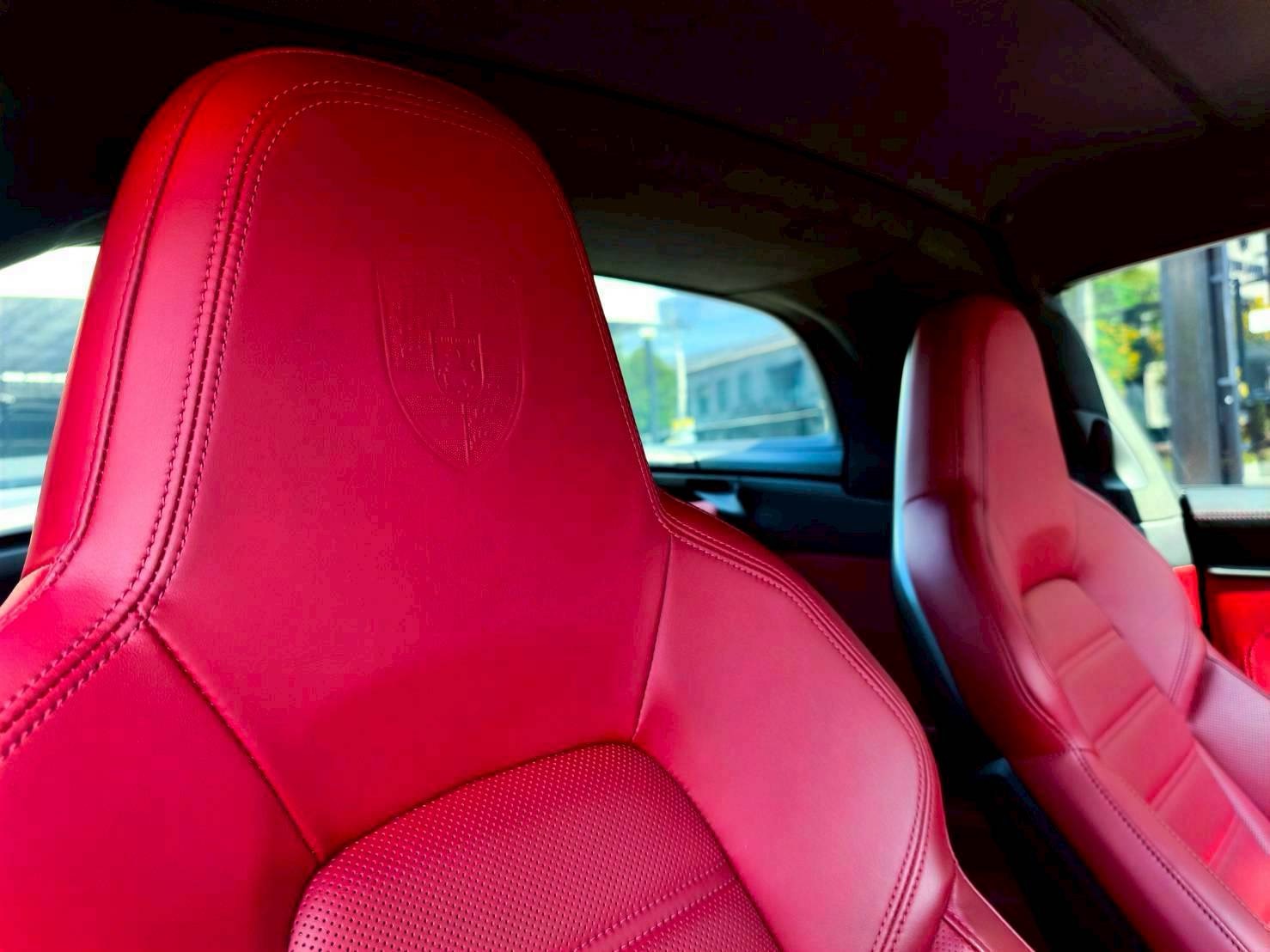 2022 Porsche 911 Targa 4S สีเทา (รูปที่ 15)