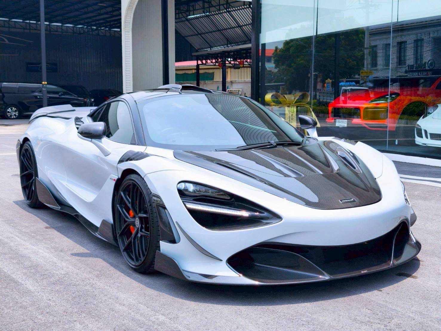 2018 McLaren 720S สีเทา (รูปที่ 11)