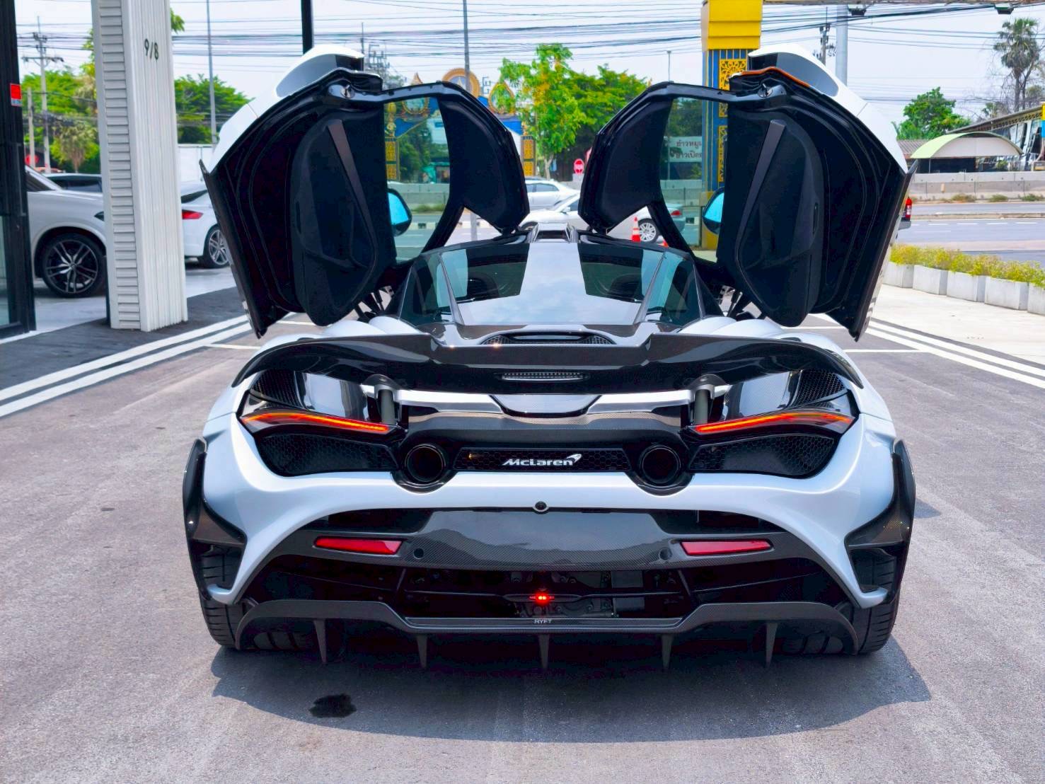 2018 McLaren 720S สีเทา (รูปที่ 2)