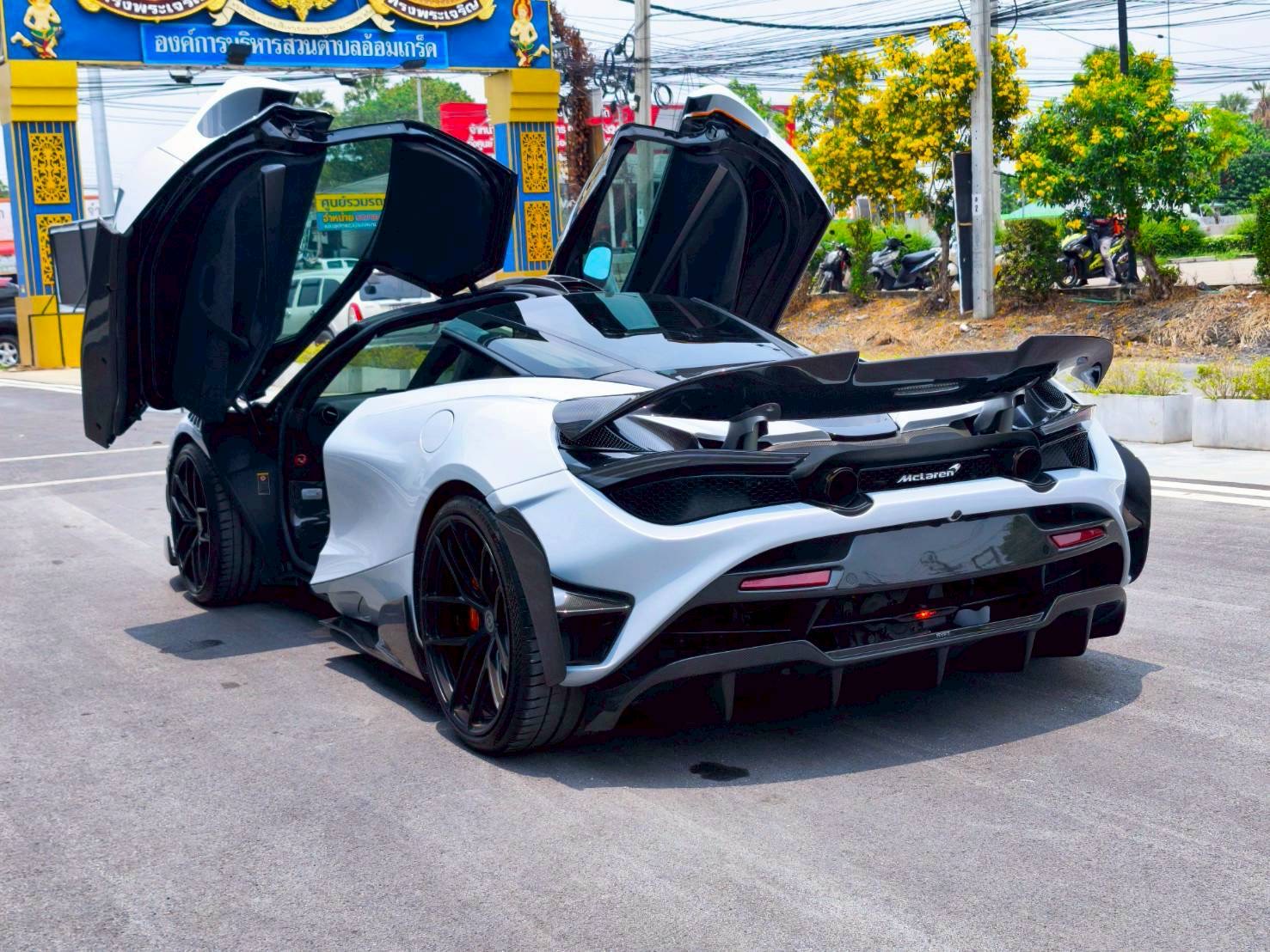 2018 McLaren 720S สีเทา (รูปที่ 5)