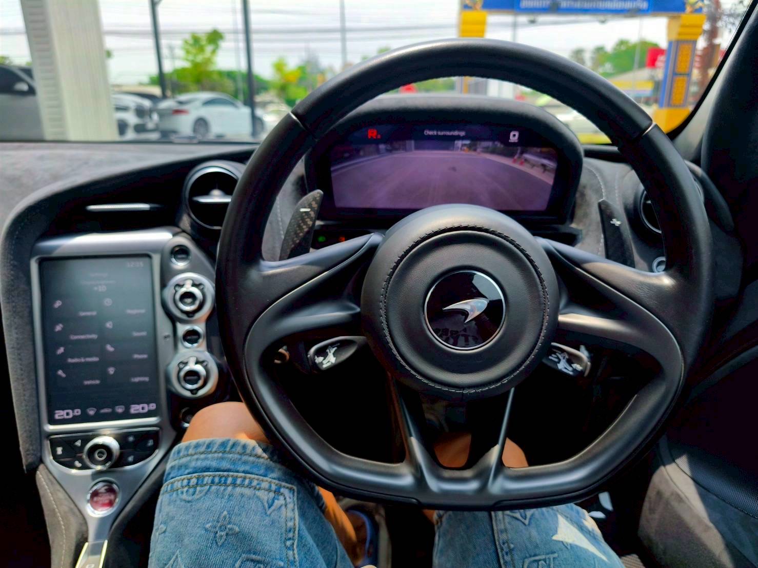 2018 McLaren 720S สีเทา (รูปที่ 10)