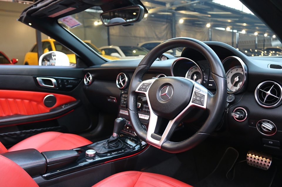 Mercedes-Benz SLK-Class R172 ปี 2012 สีขาว (รูปที่ 11)