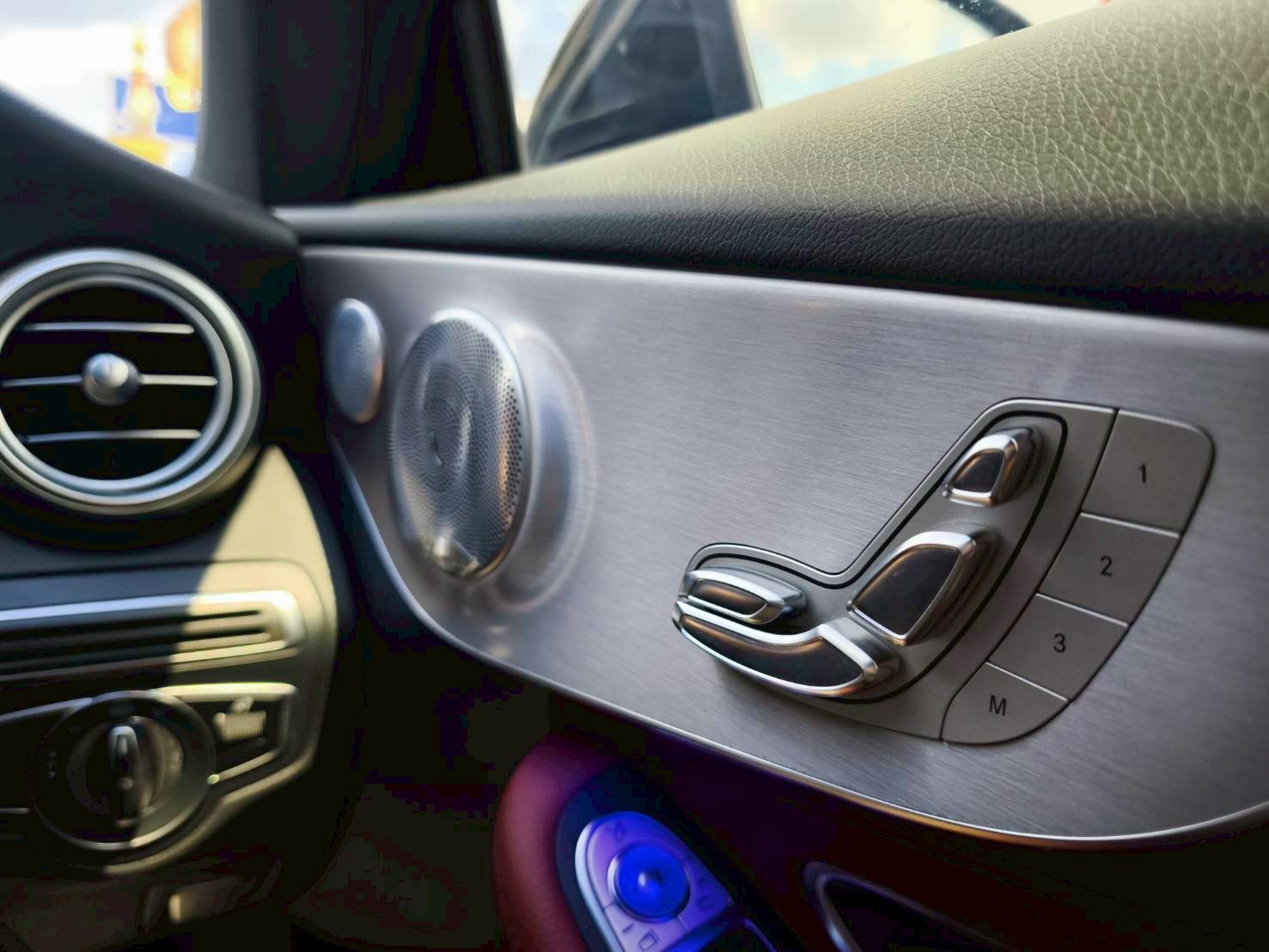 2022 Mercedes-Benz C-Class Coupe C 200 AMG สีดำ (รูปที่ 9)