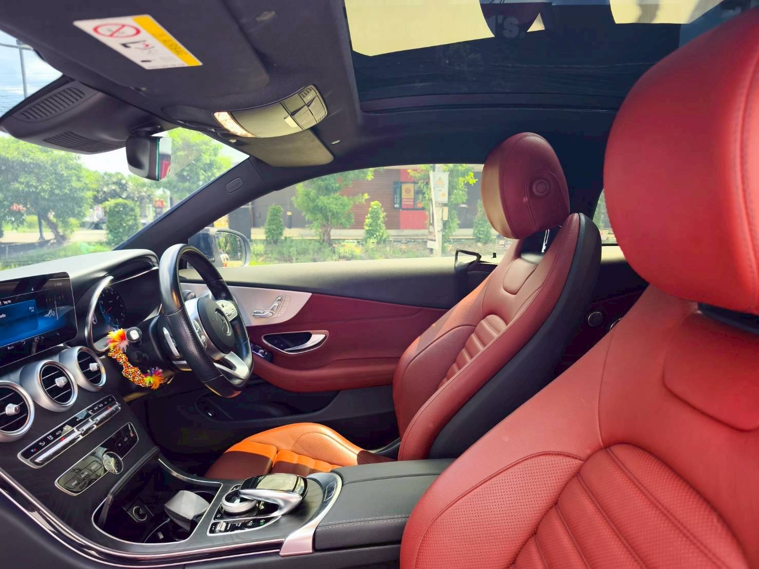 2022 Mercedes-Benz C-Class Coupe C 200 AMG สีดำ (รูปที่ 7)
