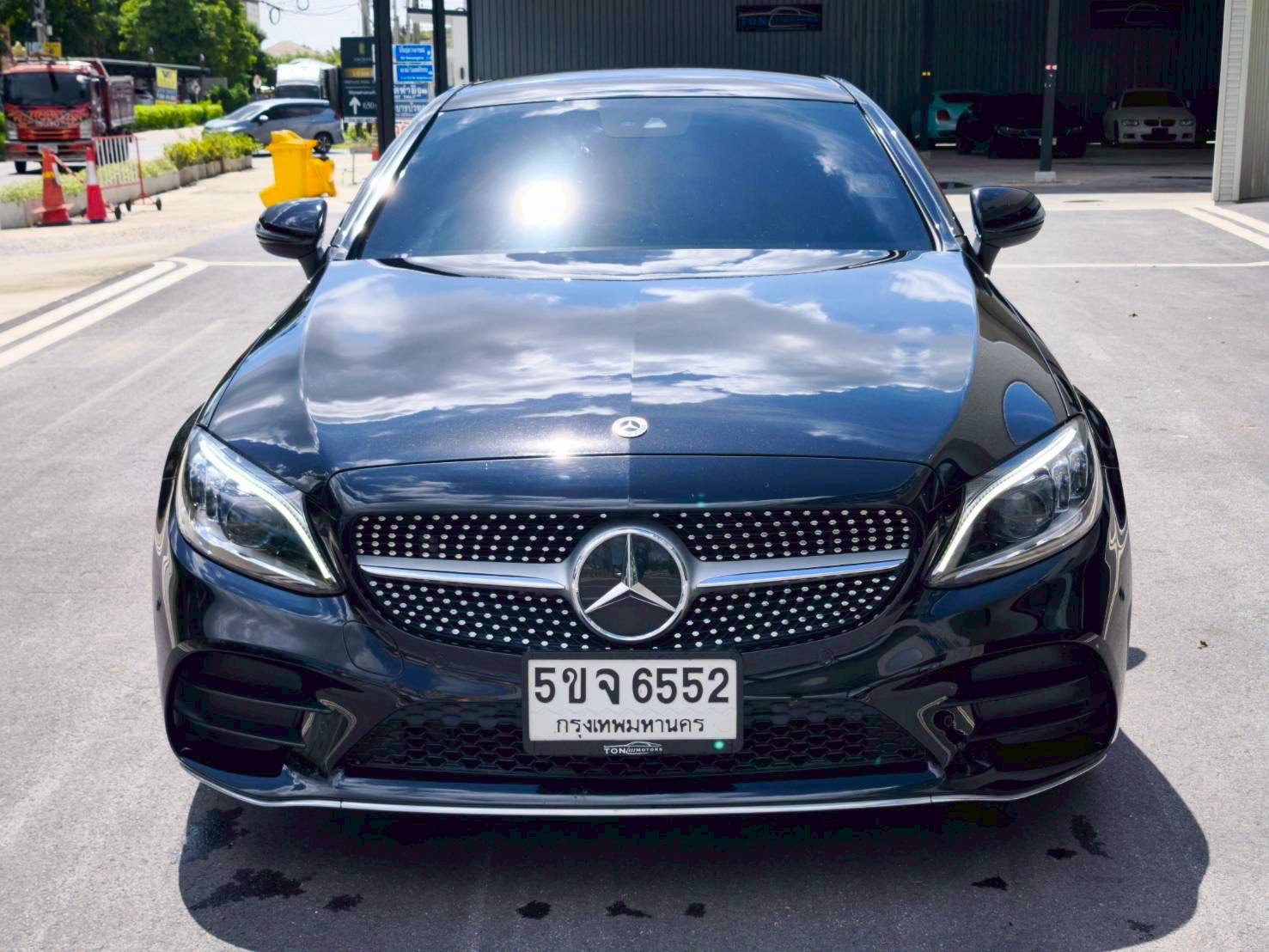 2022 Mercedes-Benz C-Class Coupe C 200 AMG สีดำ (รูปที่ 3)