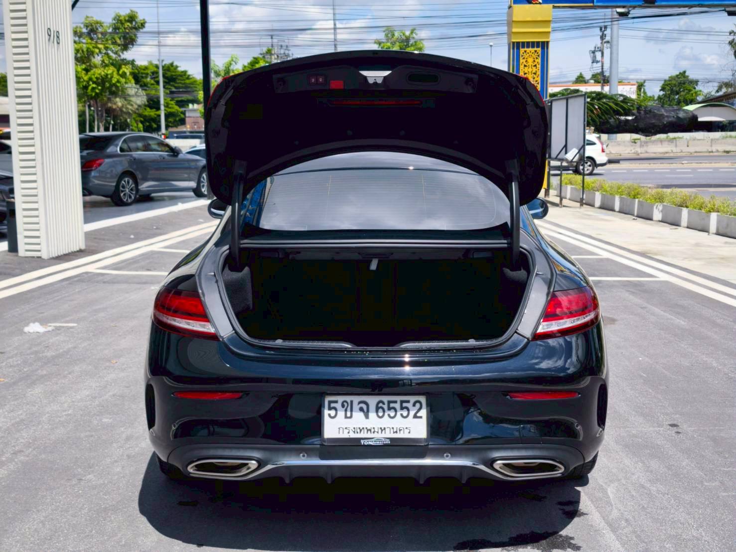 2022 Mercedes-Benz C-Class Coupe C 200 AMG สีดำ (รูปที่ 15)