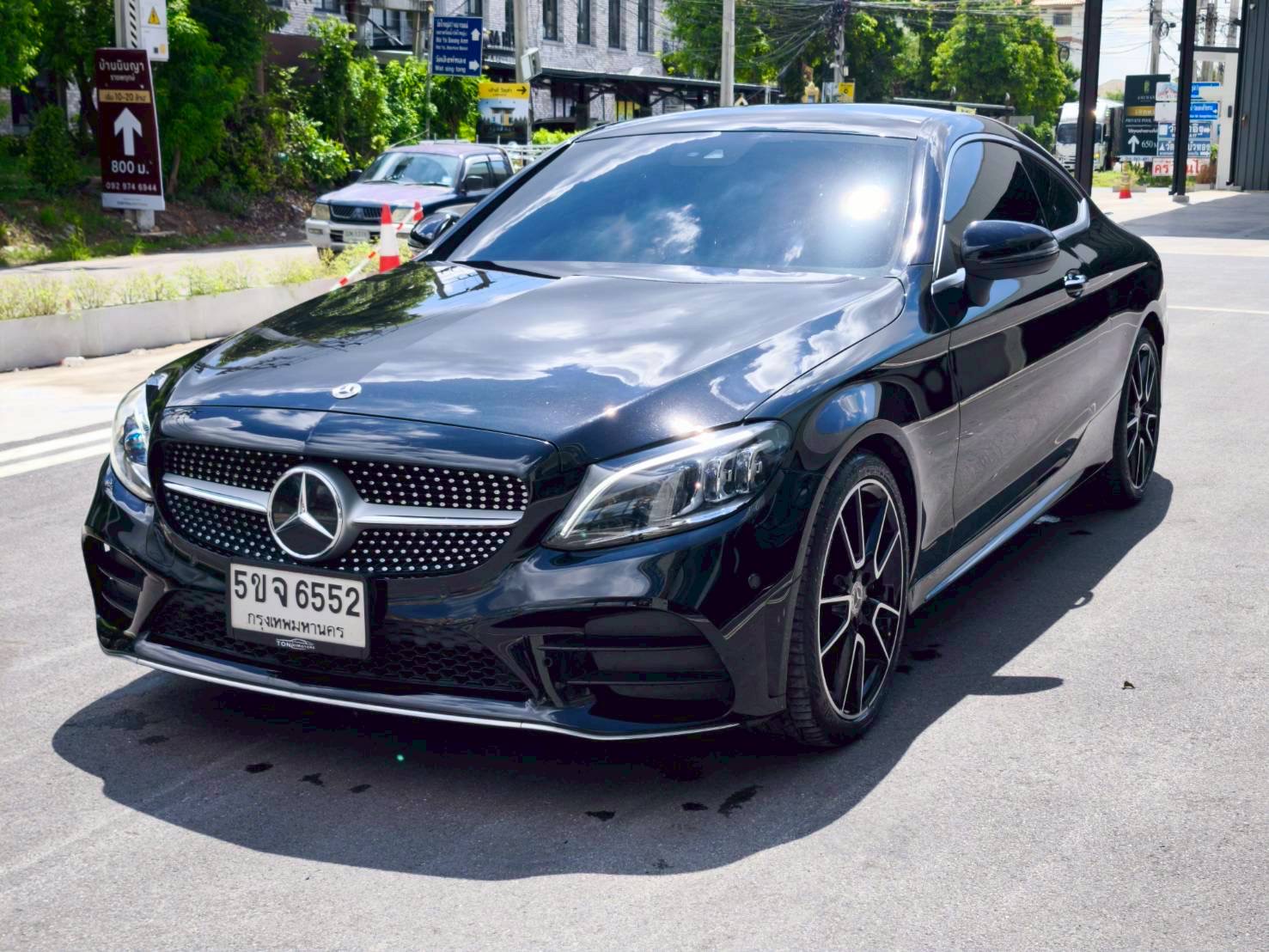 2022 Mercedes-Benz C-Class Coupe C 200 AMG สีดำ (รูปที่ 2)