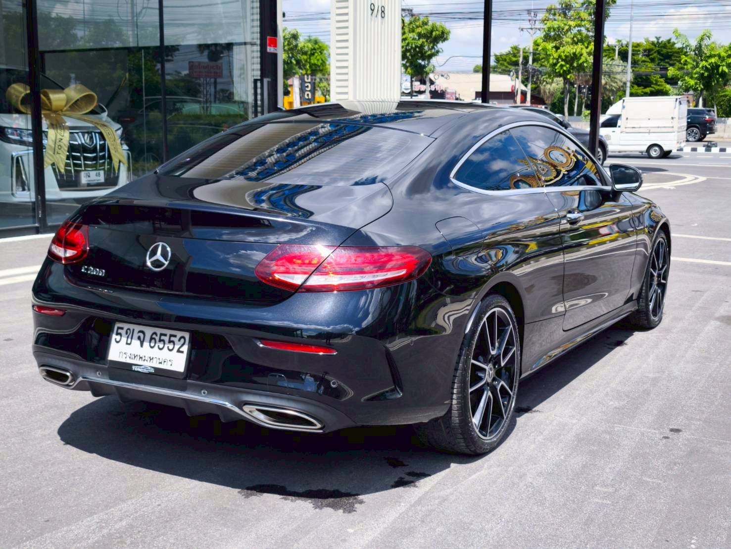 2022 Mercedes-Benz C-Class Coupe C 200 AMG สีดำ (รูปที่ 12)
