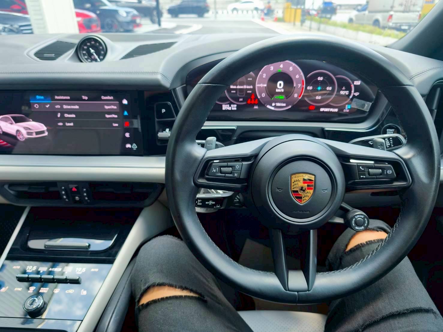 2025 Porsche Cayenne E-Hybrid สีฟ้า (รูปที่ 5)